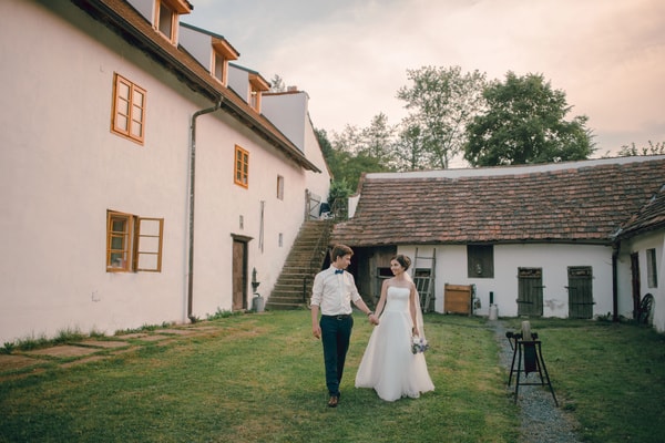 Hochzeit auf einem Bauernhof oder Landhaus - Hochzeitslocation in der Natur